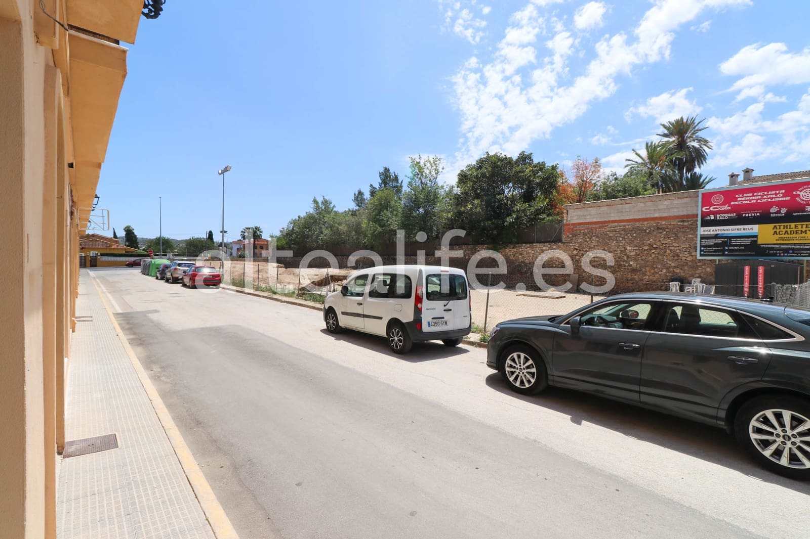 1 bedroom Commercial for sale in Jalon / Xalo with garage - € 75,000 (Ref: 8402320)