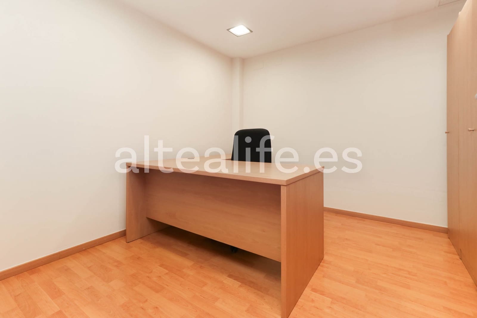 7 soveværelse Erhverv til leje i Altea - € 1.200 (Ref: 8420201)