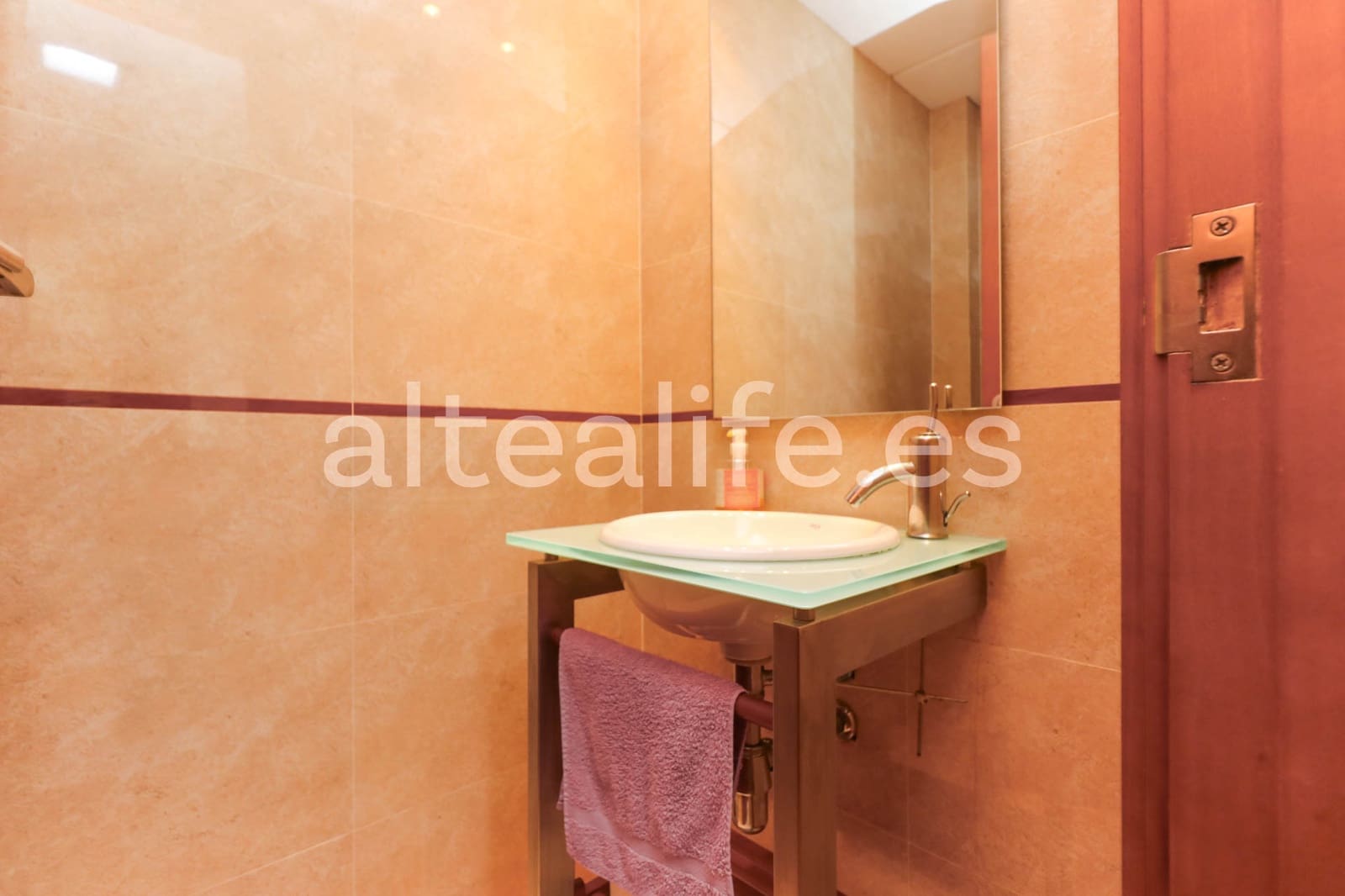 7 soveværelse Erhverv til leje i Altea - € 1.200 (Ref: 8420201)