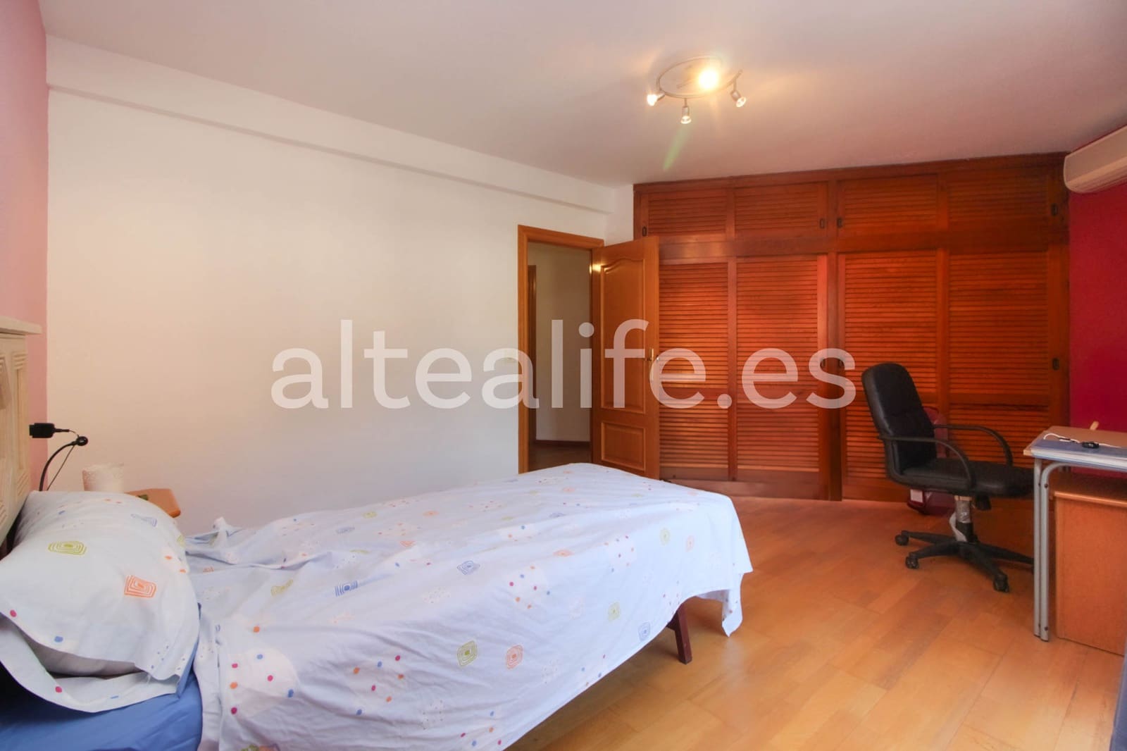 4 soveværelse Rækkehus til salg i Altea med swimmingpool garage - € 415.000 (Ref: 8466751)