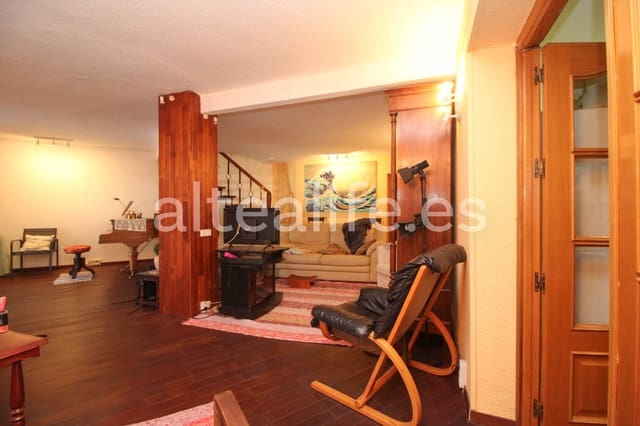 4 makuuhuone Rivitalo myytävänä paikassa Altea mukana uima-altaan 
autotalli - 415 000 € (Ref: 8466751)