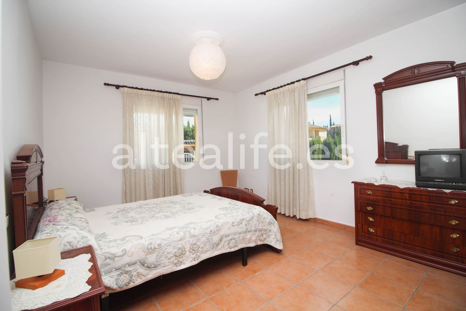 7 bedroom Townhouse for sale in La Nucia with garage - € 790,000 (Ref: 8568586)