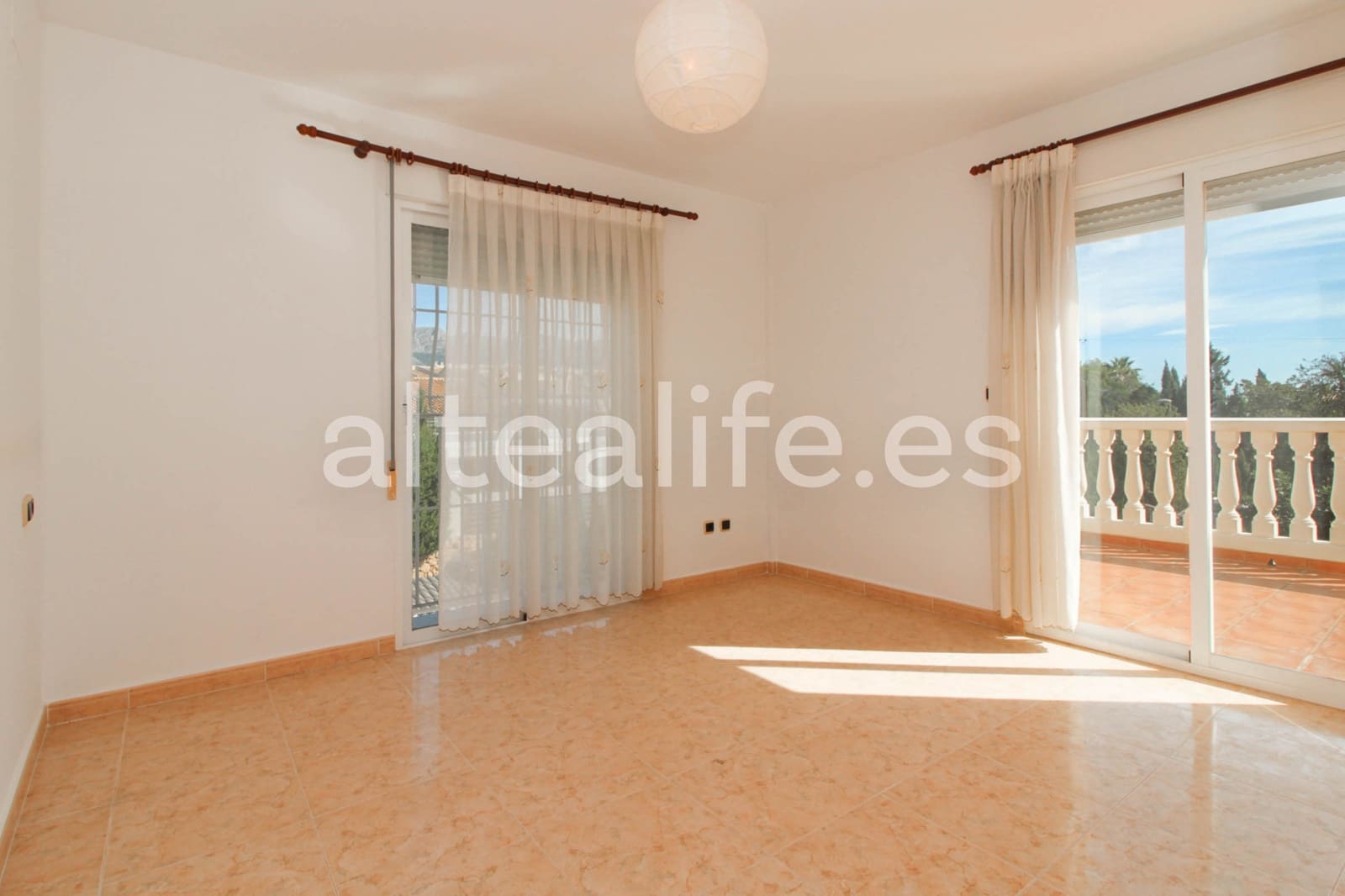 7 bedroom Townhouse for sale in La Nucia with garage - € 790,000 (Ref: 8568586)