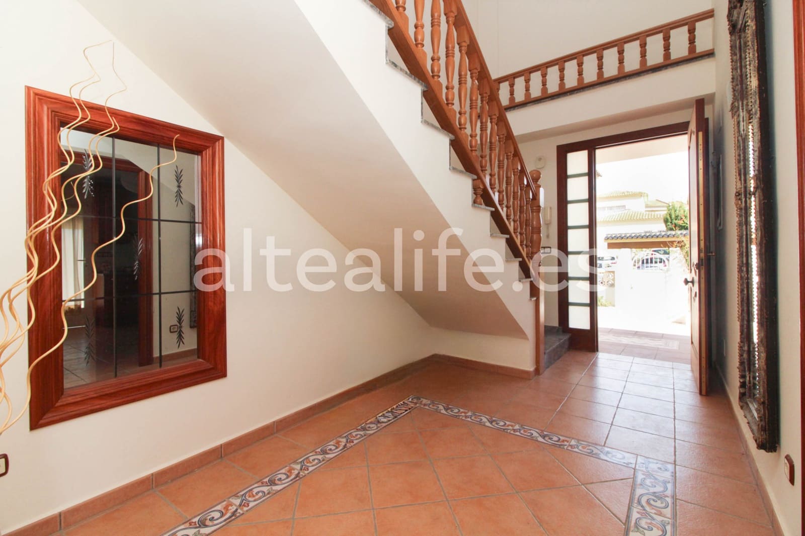 7 bedroom Townhouse for sale in La Nucia with garage - € 790,000 (Ref: 8568586)