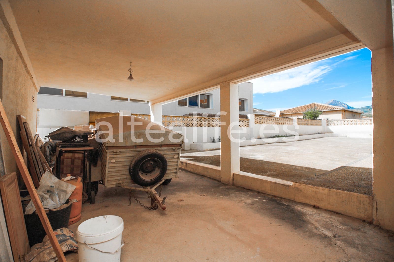 7 bedroom Townhouse for sale in La Nucia with garage - € 790,000 (Ref: 8568586)