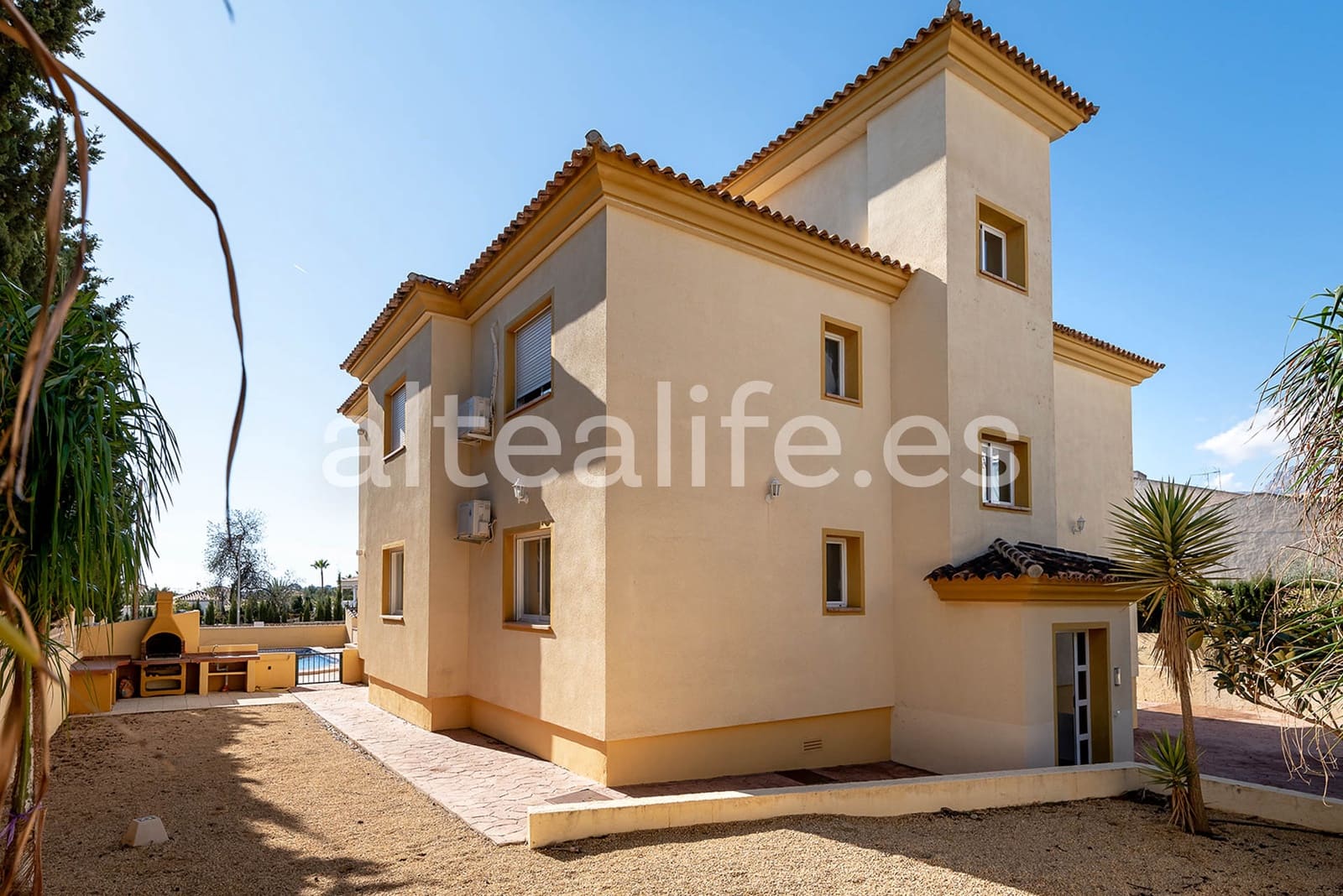 2 bedroom Apartment for rent in La Nucia with pool garage - € 1,200 (Ref: 8643896)