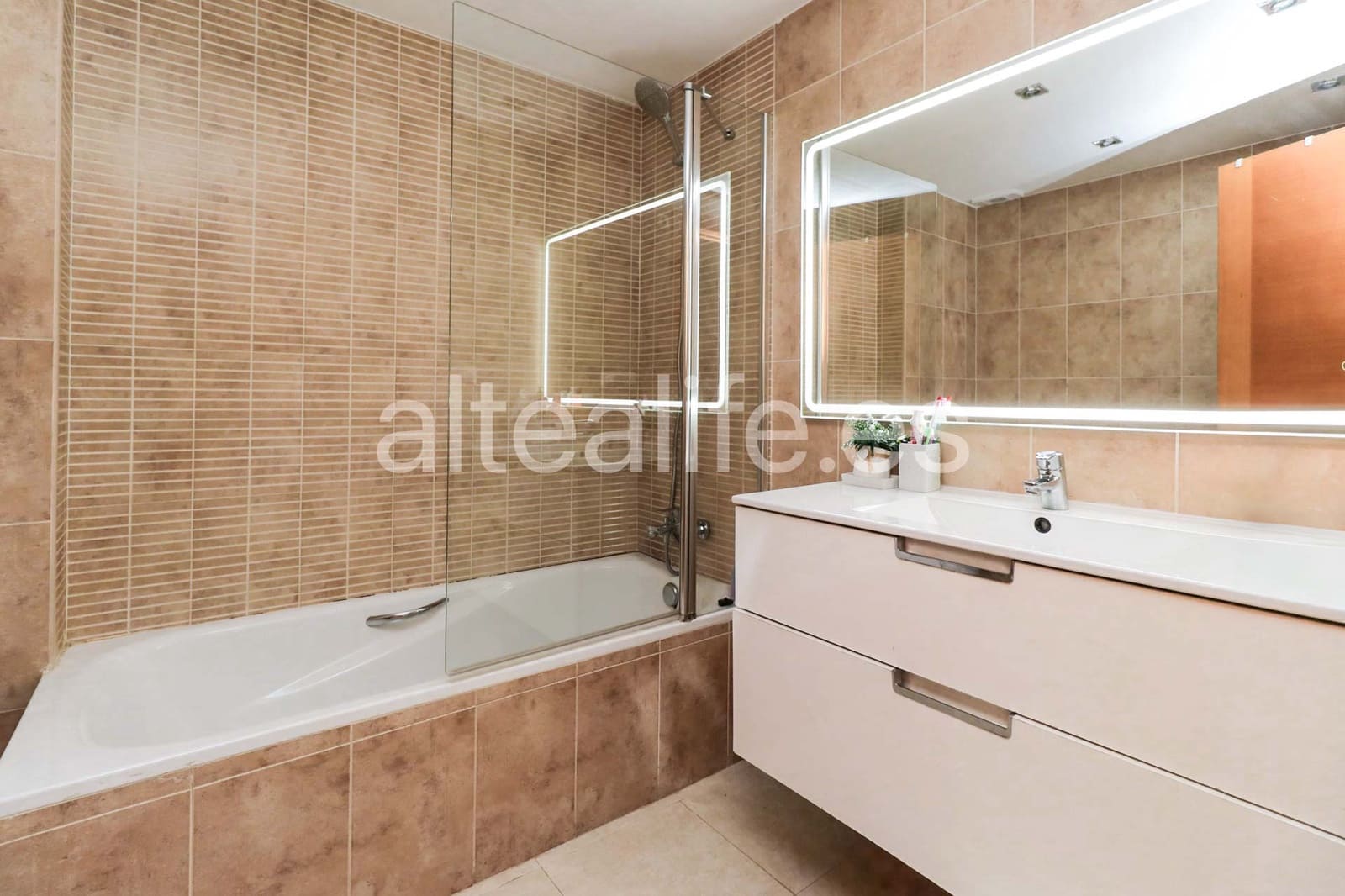 3 bedroom Apartment for sale in Altea with garage - € 345,000 (Ref: 8776598)