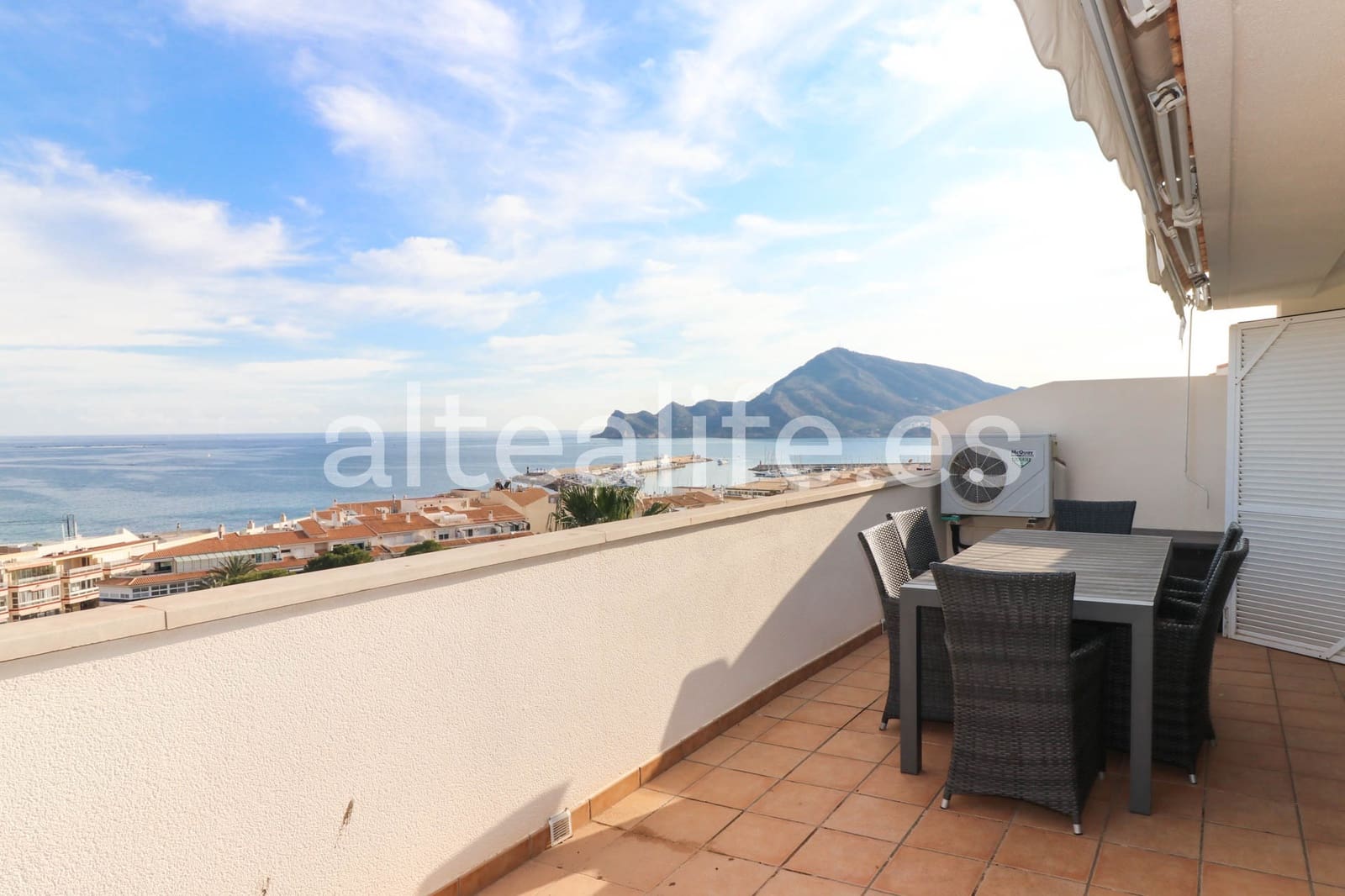 3 sypialnia Penthouse do wynajęcia w Altea z basenem garażem - 2 300 € (Ref: 8790355)