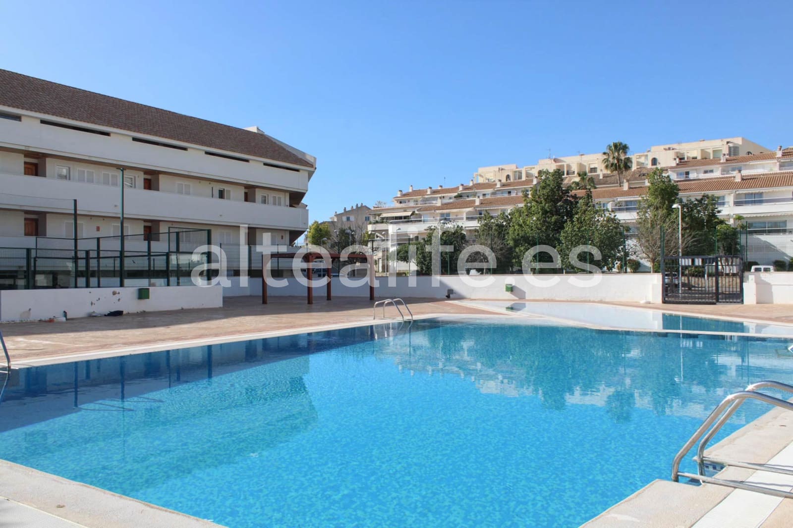 3 sypialnia Penthouse do wynajęcia w Altea z basenem garażem - 2 300 € (Ref: 8790355)