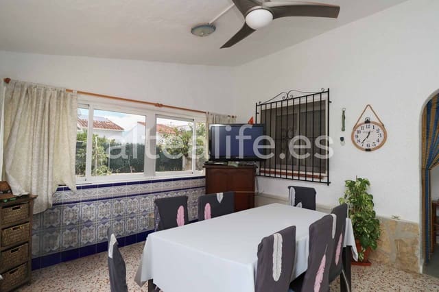 Chalet de 4 habitaciones en Pueblo - Urbanizaciones, Alfaz del Pi / L'Alfàs del Pi en venta con garaje - 440.000 € (Ref: 8903692)