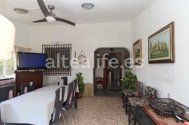 Chalet de 4 habitaciones en Pueblo - Urbanizaciones, Alfaz del Pi / L'Alfàs del Pi en venta con garaje - 440.000 € (Ref: 8903692)