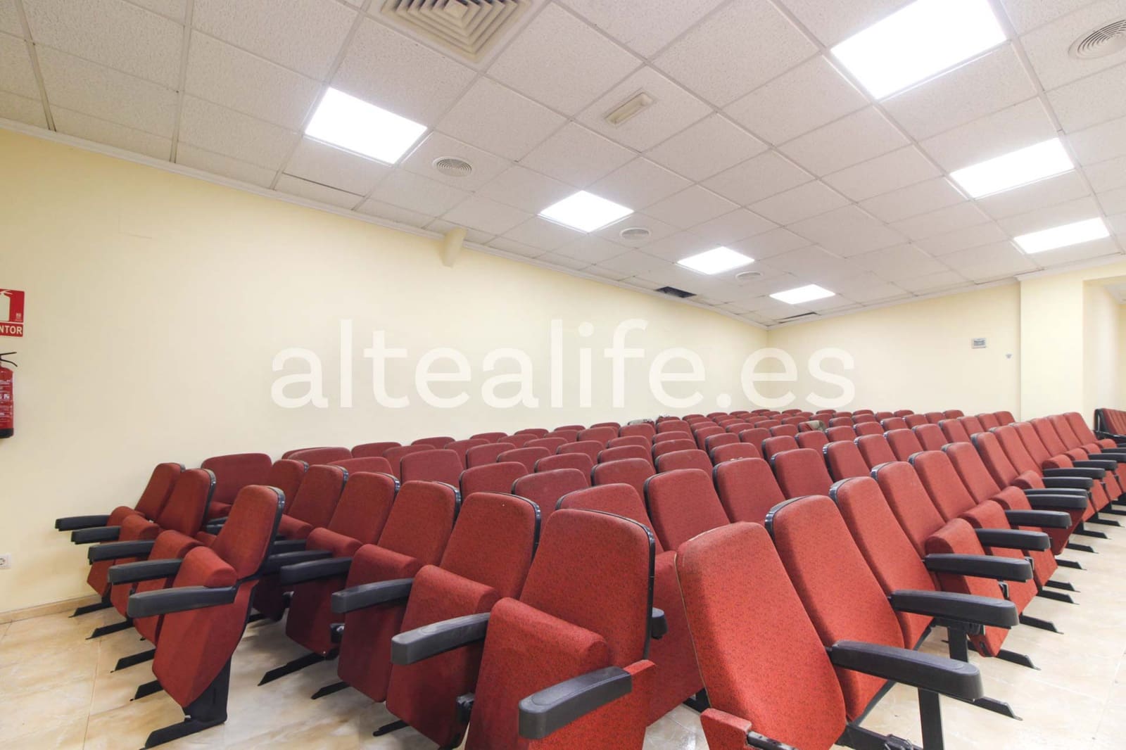 3 bedroom Commercial for sale in Altea - € 173,250 (Ref: 8914435)