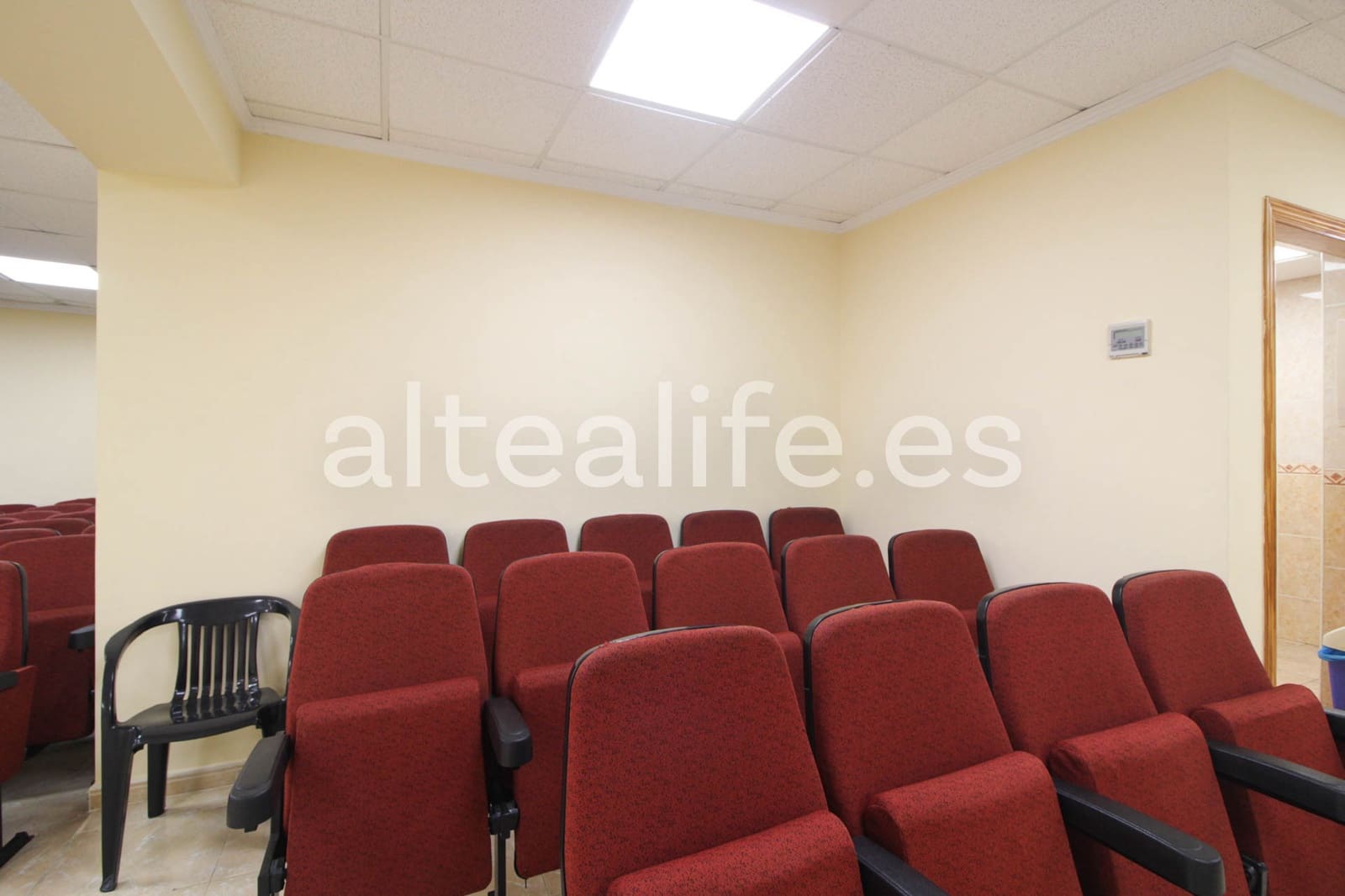 3 bedroom Commercial for sale in Altea - € 173,250 (Ref: 8914435)
