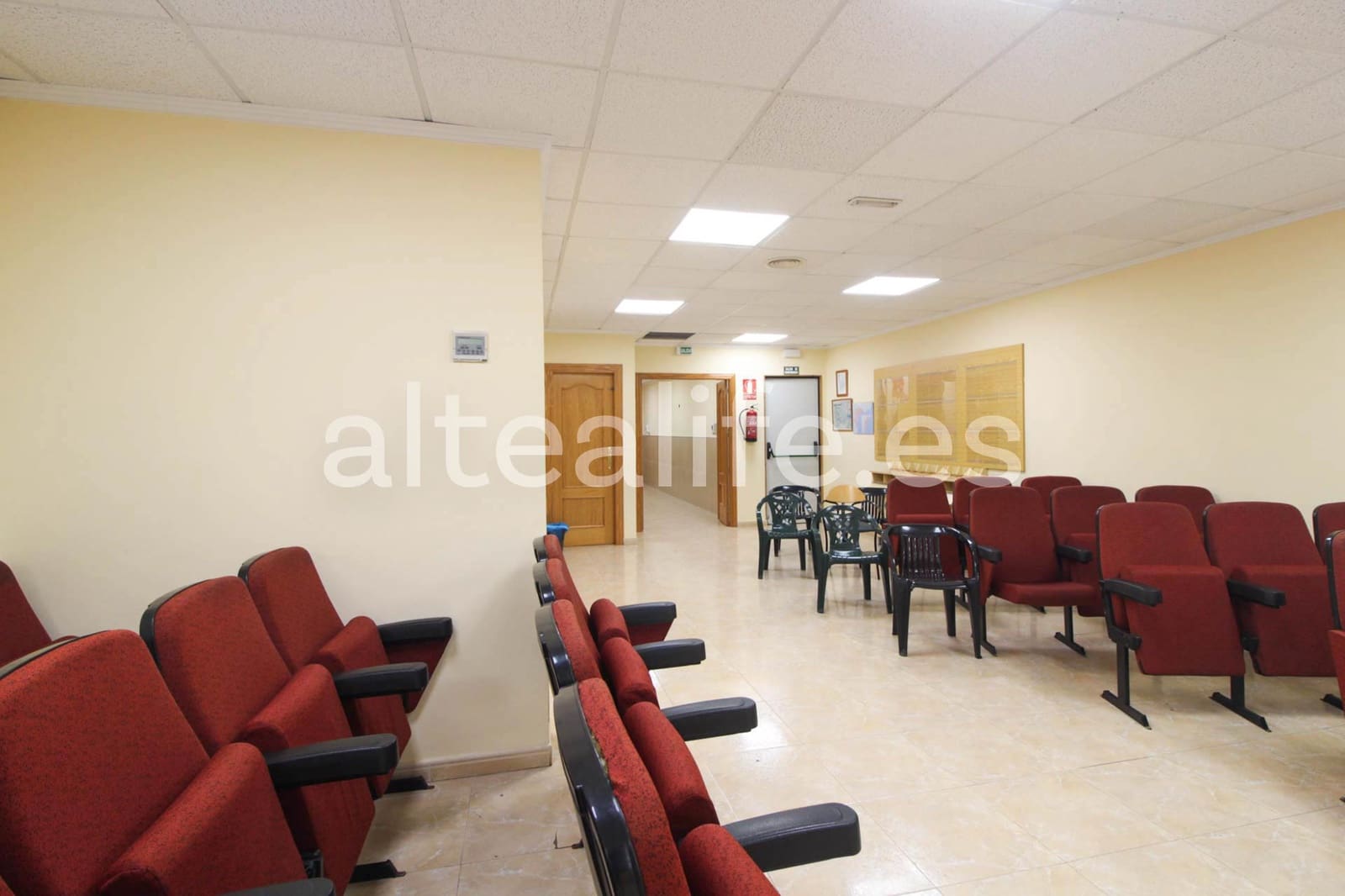 3 bedroom Commercial for sale in Altea - € 173,250 (Ref: 8914435)