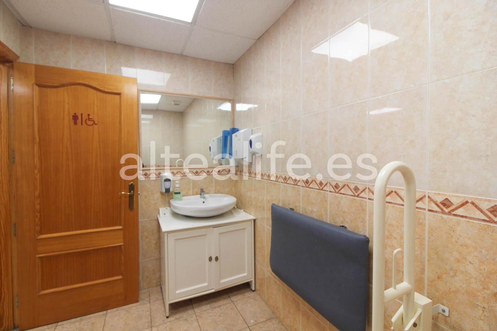 3 bedroom Commercial for sale in Altea - € 173,250 (Ref: 8914435)