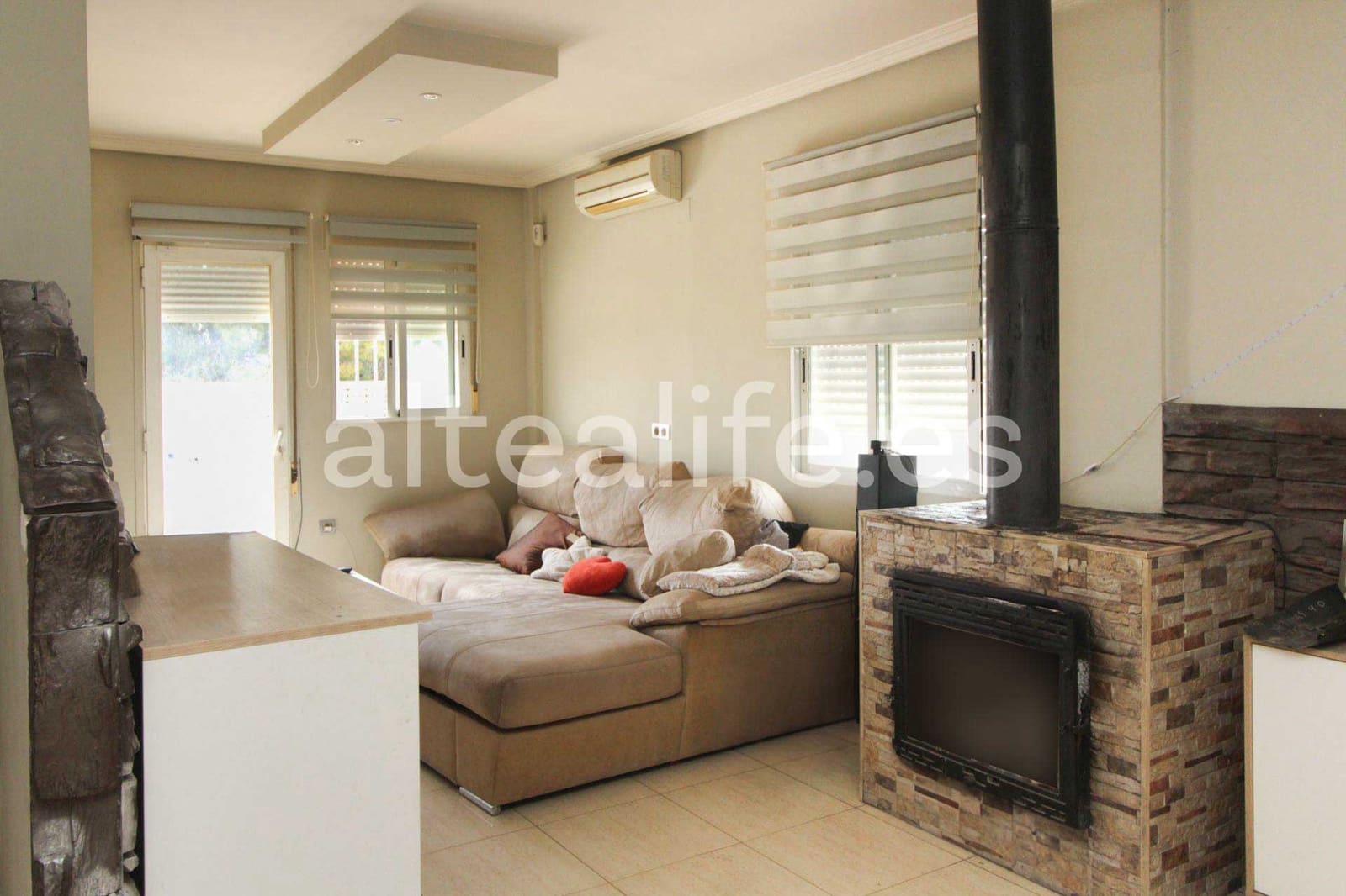 2 bedroom Villa for sale in Polop with pool garage - € 320,000 (Ref: 8937693)