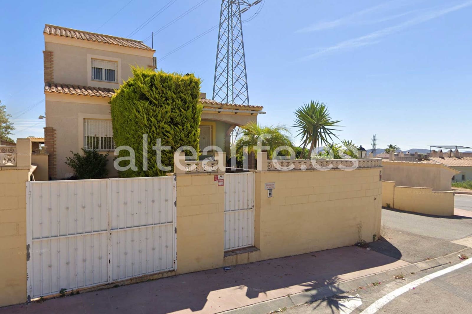 2 bedroom Villa for sale in Polop with pool garage - € 320,000 (Ref: 8937693)