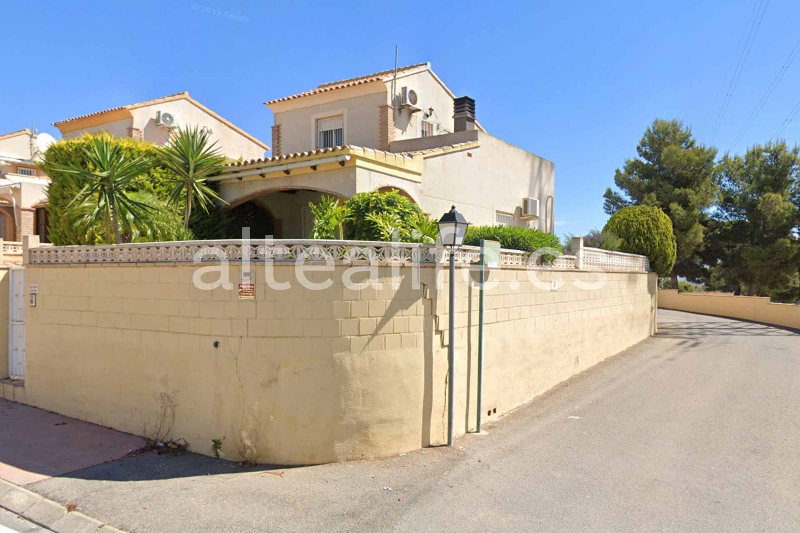 2 bedroom Villa for sale in Polop with pool garage - € 320,000 (Ref: 8937693)