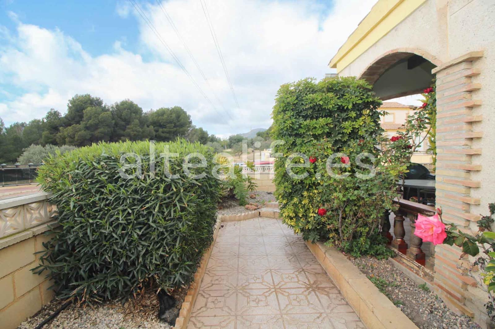 2 bedroom Villa for sale in Polop with pool garage - € 320,000 (Ref: 8937693)