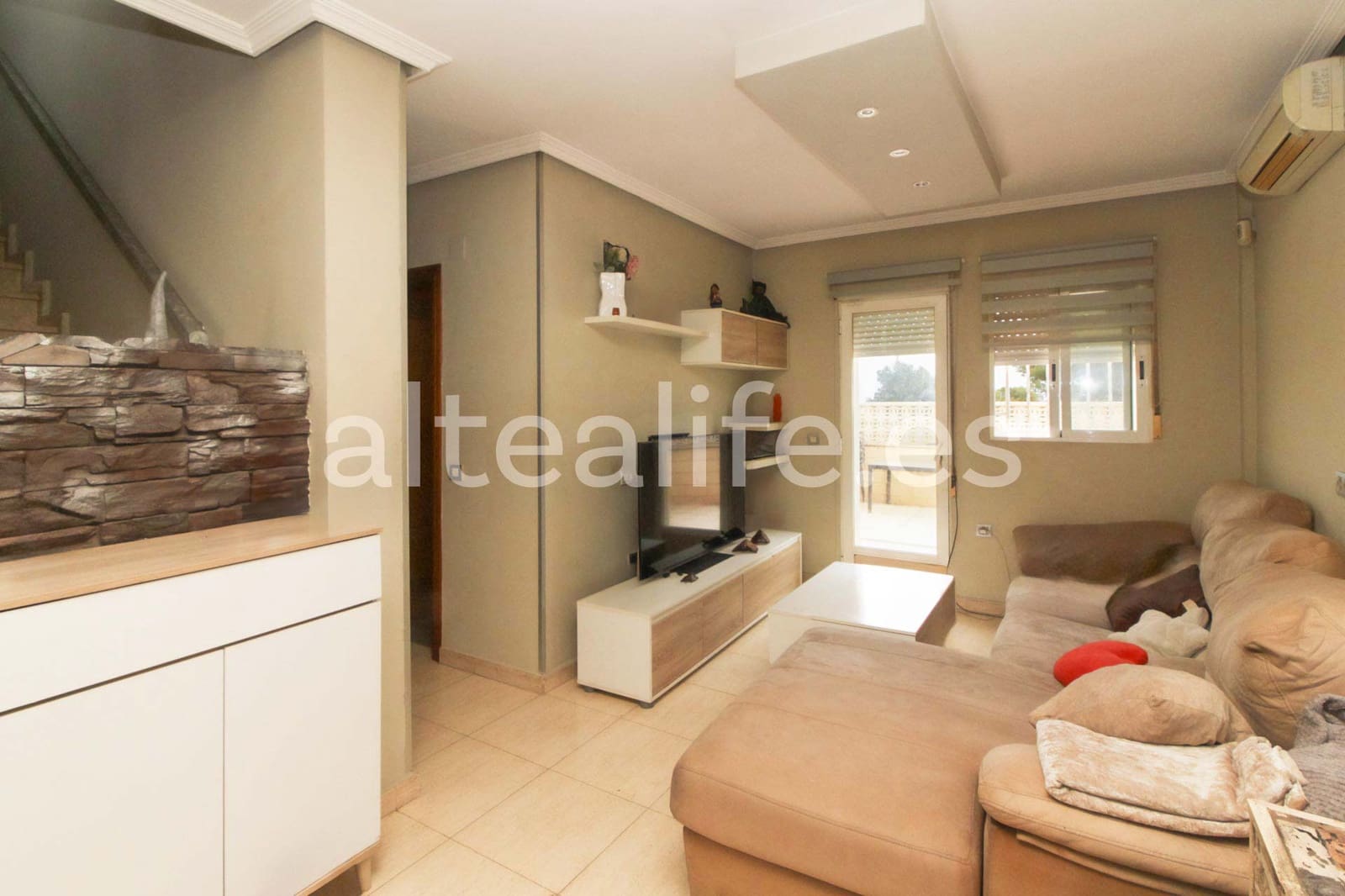 2 bedroom Villa for sale in Polop with pool garage - € 320,000 (Ref: 8937693)