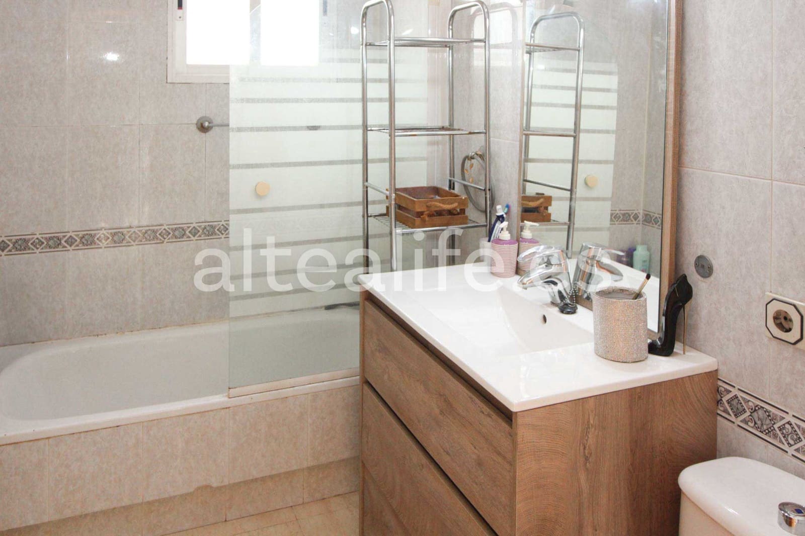 2 bedroom Villa for sale in Polop with pool garage - € 320,000 (Ref: 8937693)