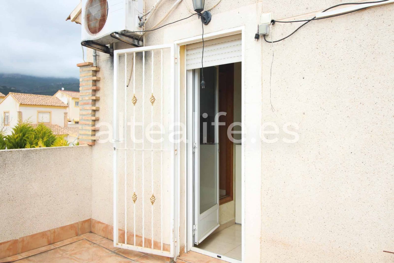 2 bedroom Villa for sale in Polop with pool garage - € 320,000 (Ref: 8937693)