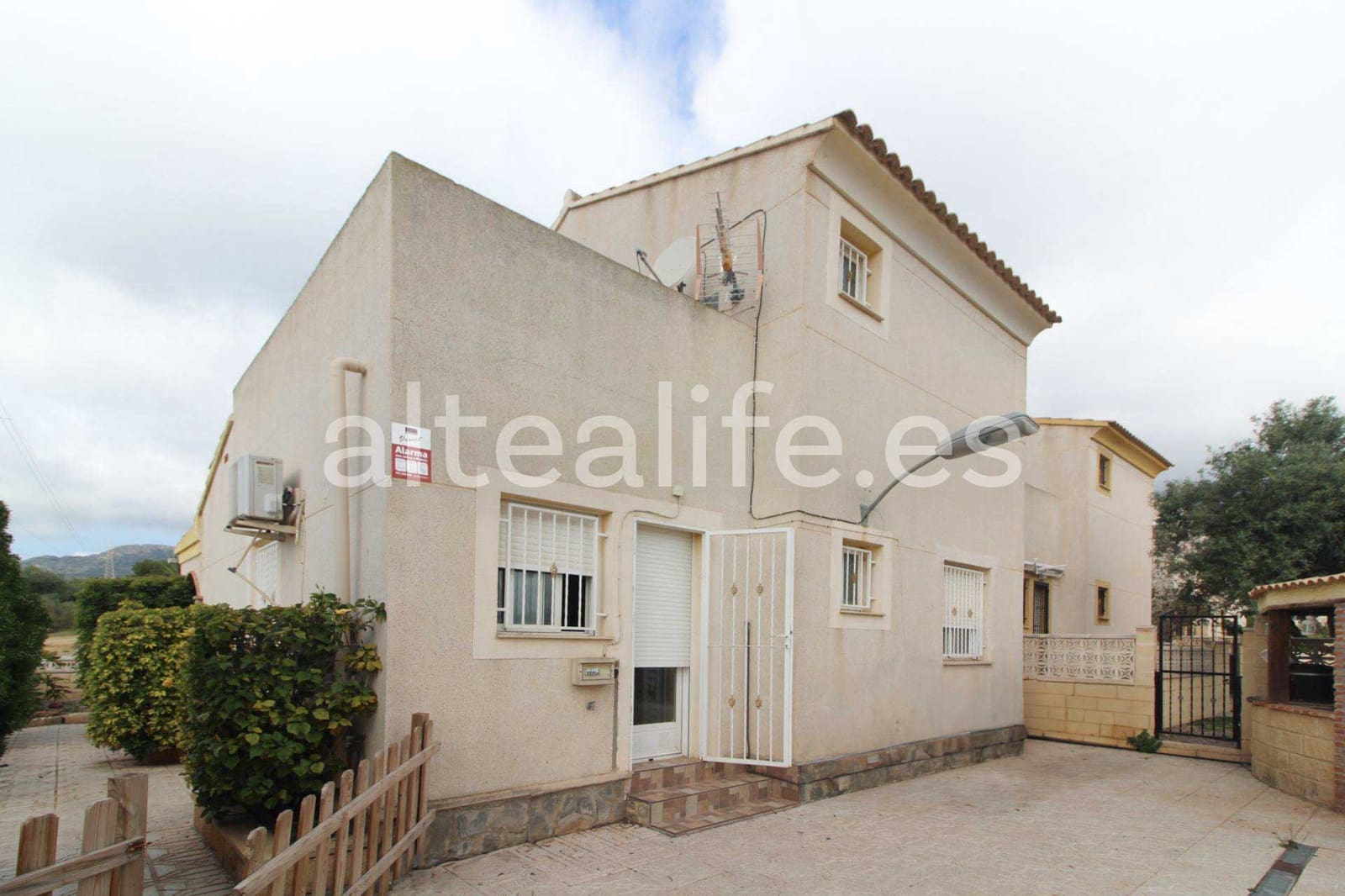 2 bedroom Villa for sale in Polop with pool garage - € 320,000 (Ref: 8937693)