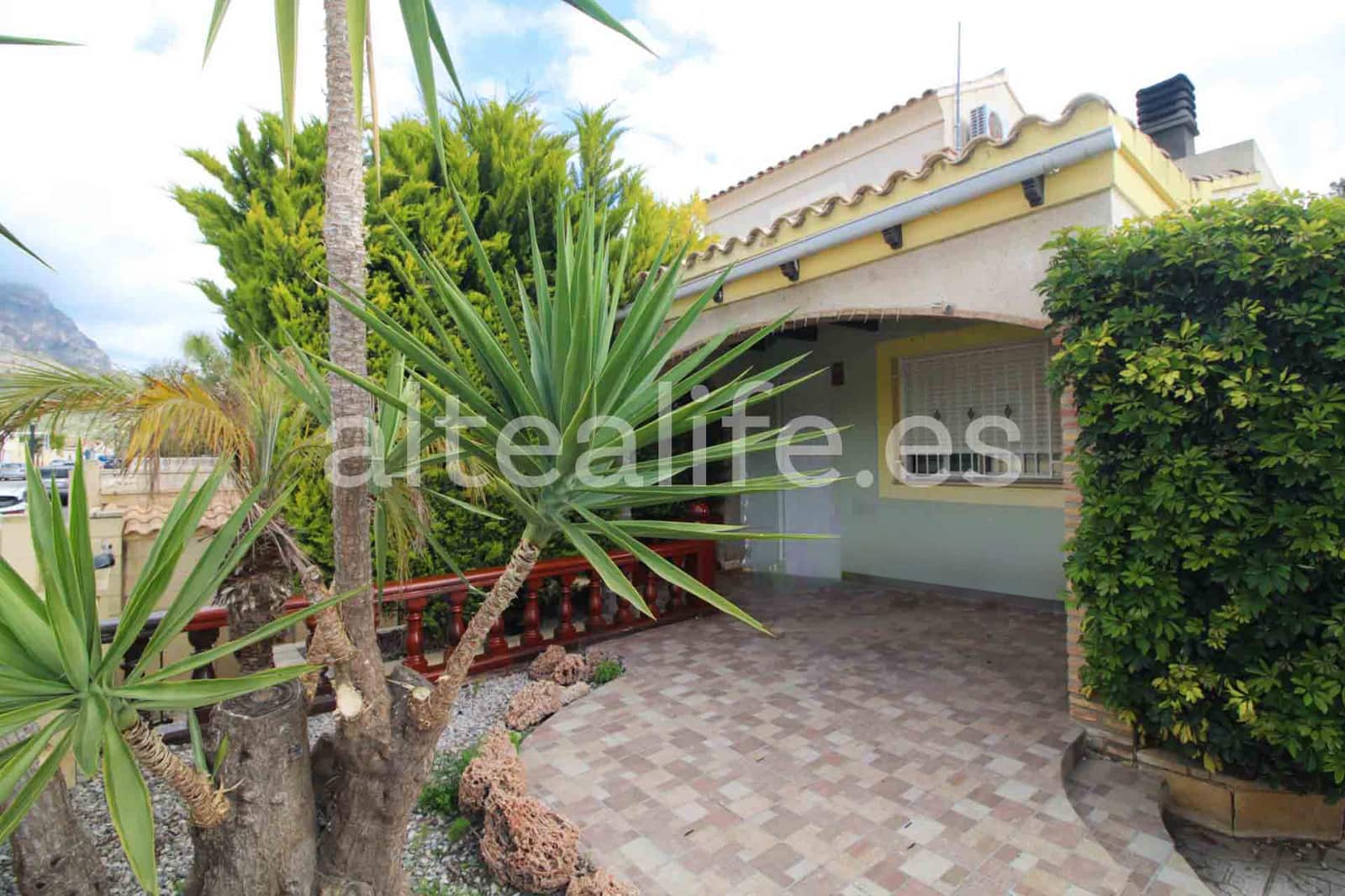 2 bedroom Villa for sale in Polop with pool garage - € 320,000 (Ref: 8937693)