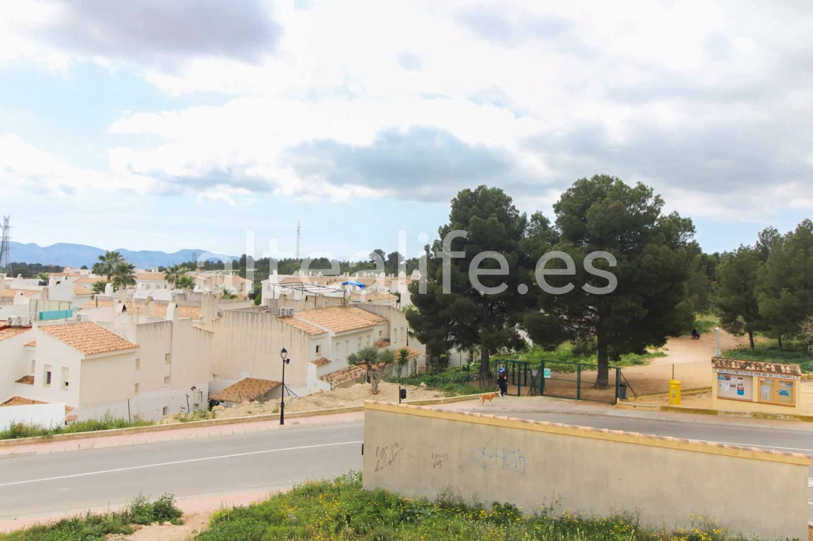 2 bedroom Villa for sale in Polop with pool garage - € 320,000 (Ref: 8937693)