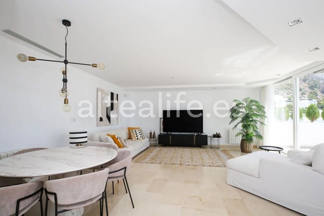 3 makuuhuone Omakotitalo myytävänä paikassa Alhama Springs, Altea mukana uima-altaan 
autotalli - 750 000 € (Ref: 9131334)