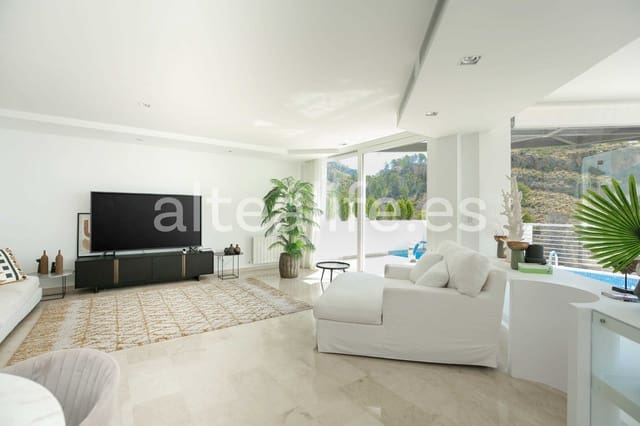 3 makuuhuone Omakotitalo myytävänä paikassa Alhama Springs, Altea mukana uima-altaan 
autotalli - 750 000 € (Ref: 9131334)