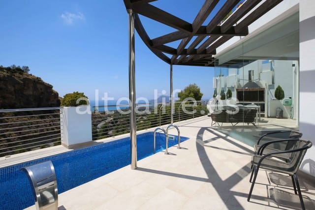 3 makuuhuone Omakotitalo myytävänä paikassa Alhama Springs, Altea mukana uima-altaan 
autotalli - 750 000 € (Ref: 9131334)