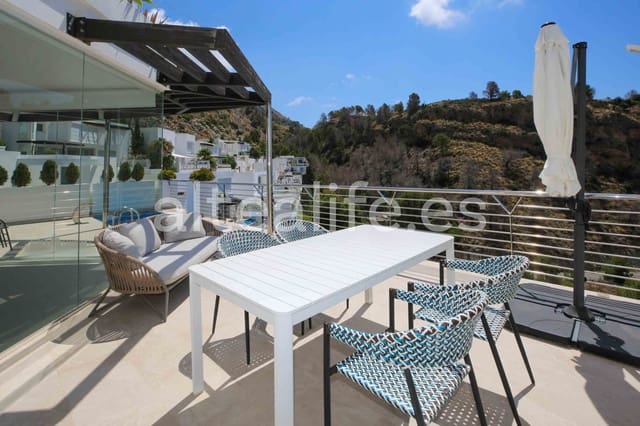 3 makuuhuone Omakotitalo myytävänä paikassa Alhama Springs, Altea mukana uima-altaan 
autotalli - 750 000 € (Ref: 9131334)