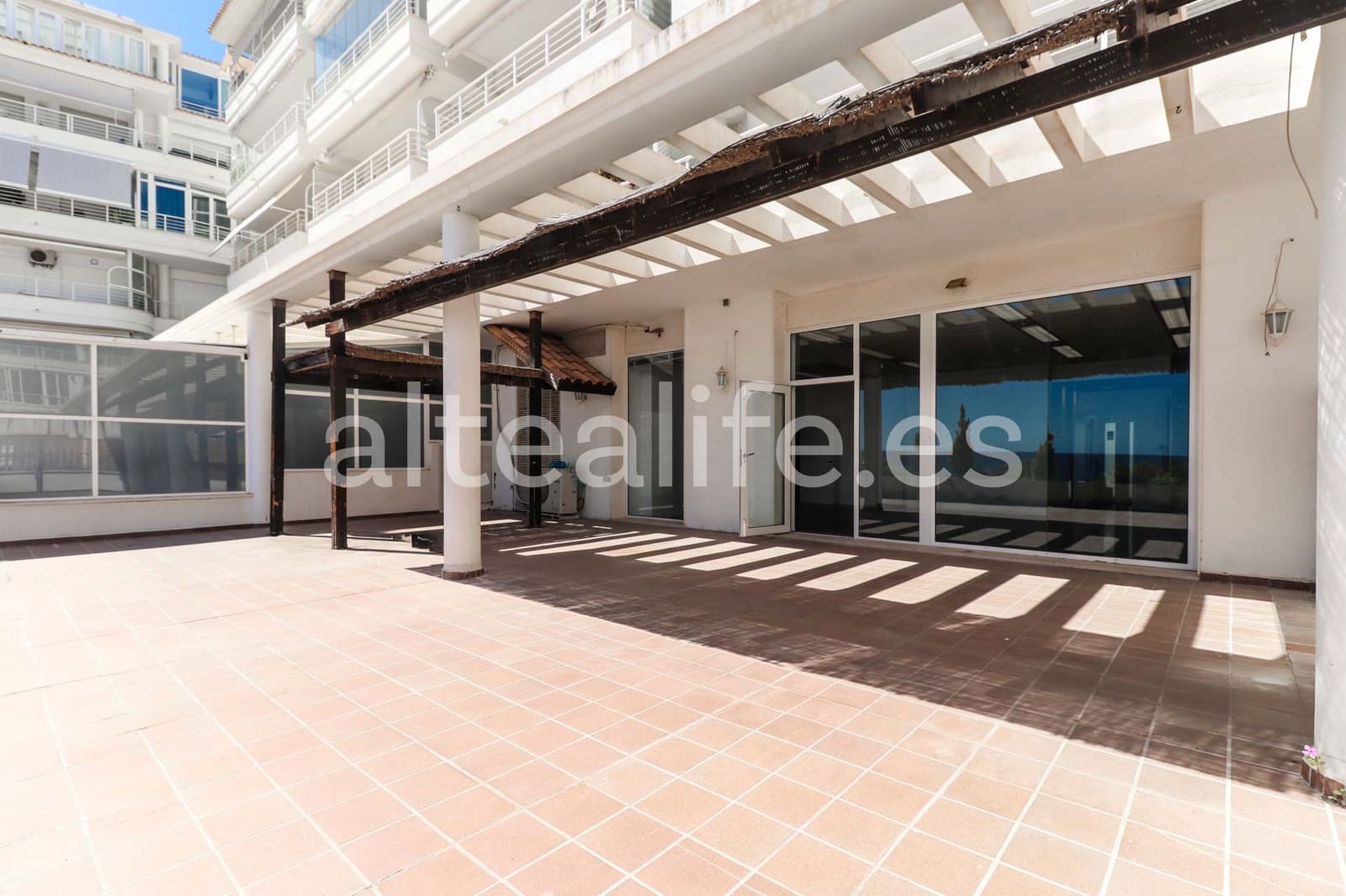 5 camera da letto Commerciale in vendita in Altea - 390.000 € (Rif: 9246061)
