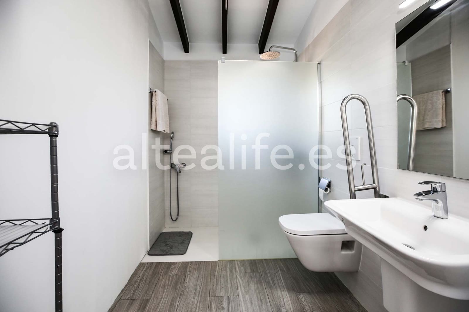 3 bedroom Villa for rent in La Nucia with pool garage - € 1,950 (Ref: 9294728)