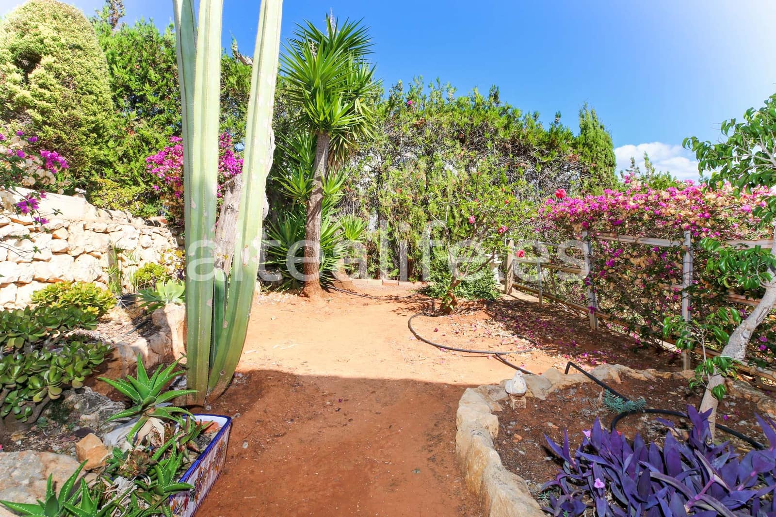 3 bedroom Villa for rent in La Nucia with pool garage - € 1,950 (Ref: 9294728)