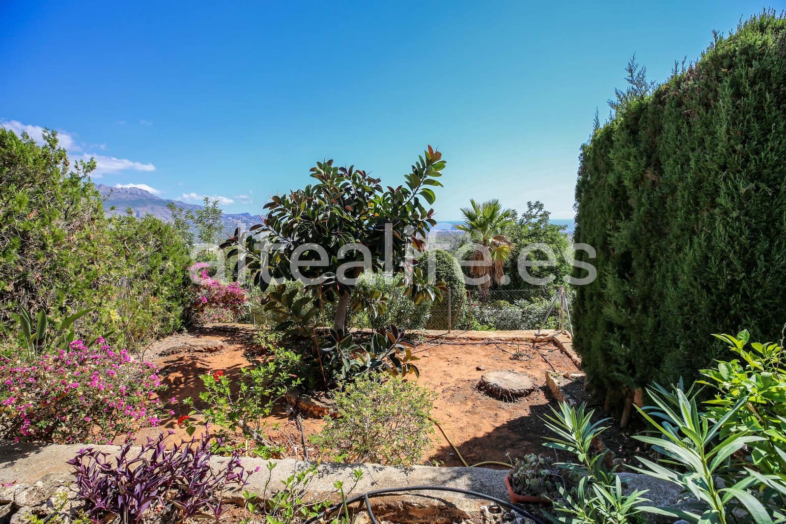 3 bedroom Villa for rent in La Nucia with pool garage - € 1,950 (Ref: 9294728)