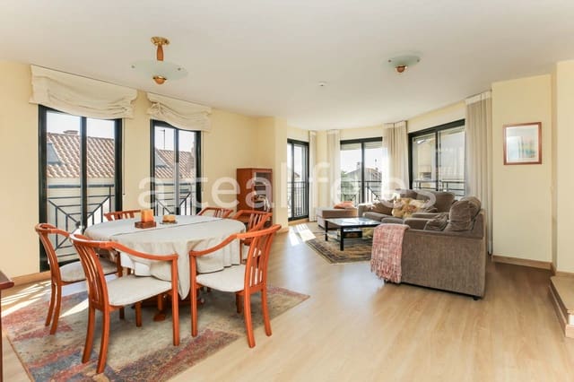 Ático de 4 habitaciones en Altea en venta con piscina garaje - 380.000 € (Ref: 9296378)