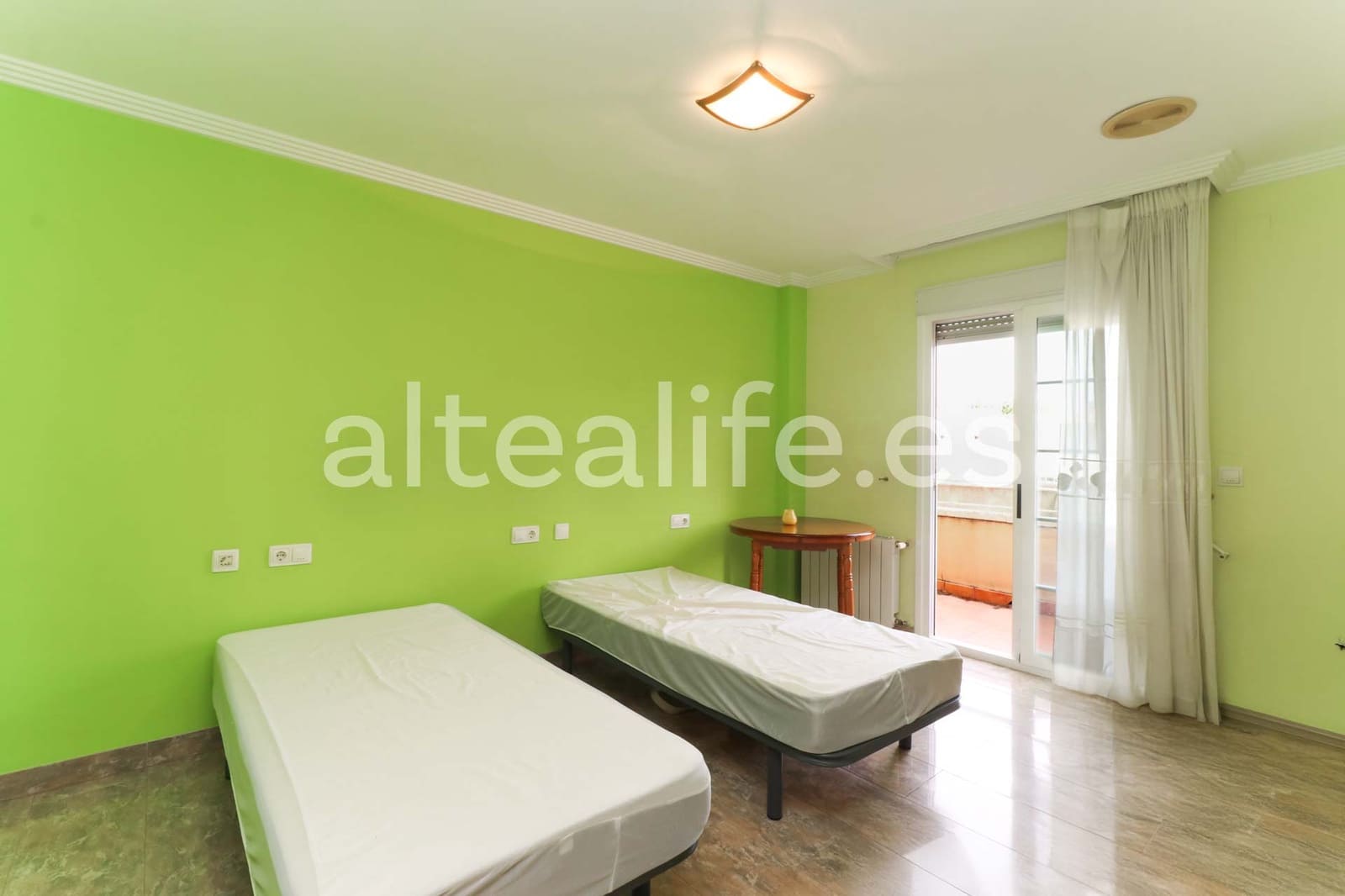 4 makuuhuone Paritalo myytävänä paikassa Alfaz del Pi / L'Alfas del Pi mukana uima-altaan 
autotalli - 550 000 € (Ref: 9396678)