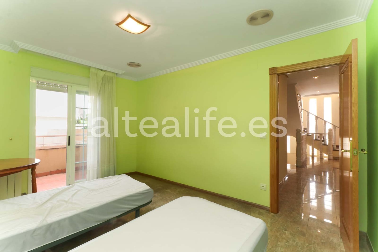 4 makuuhuone Paritalo myytävänä paikassa Alfaz del Pi / L'Alfas del Pi mukana uima-altaan 
autotalli - 550 000 € (Ref: 9396678)