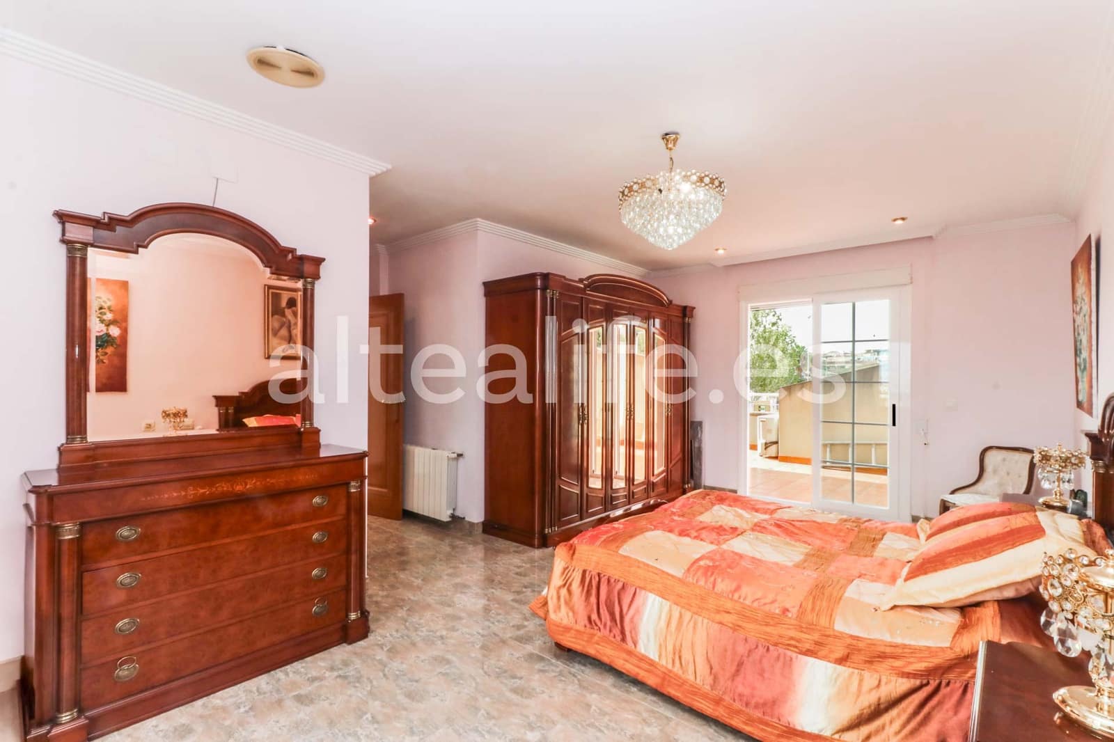 4 makuuhuone Paritalo myytävänä paikassa Alfaz del Pi / L'Alfas del Pi mukana uima-altaan 
autotalli - 550 000 € (Ref: 9396678)