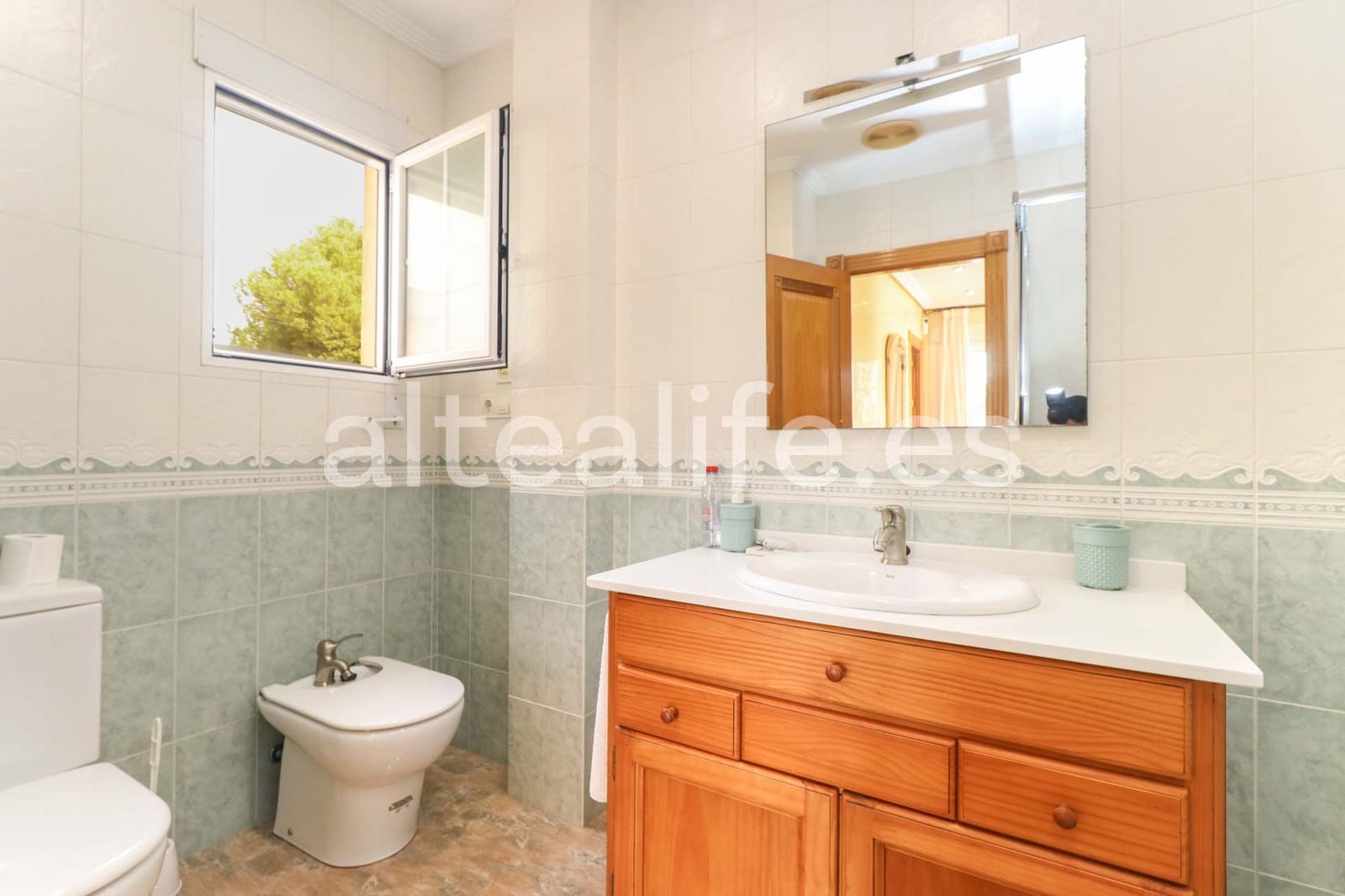 4 makuuhuone Paritalo myytävänä paikassa Alfaz del Pi / L'Alfas del Pi mukana uima-altaan 
autotalli - 550 000 € (Ref: 9396678)