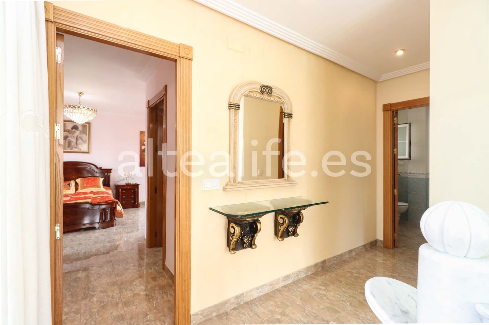 4 makuuhuone Paritalo myytävänä paikassa Alfaz del Pi / L'Alfas del Pi mukana uima-altaan 
autotalli - 550 000 € (Ref: 9396678)