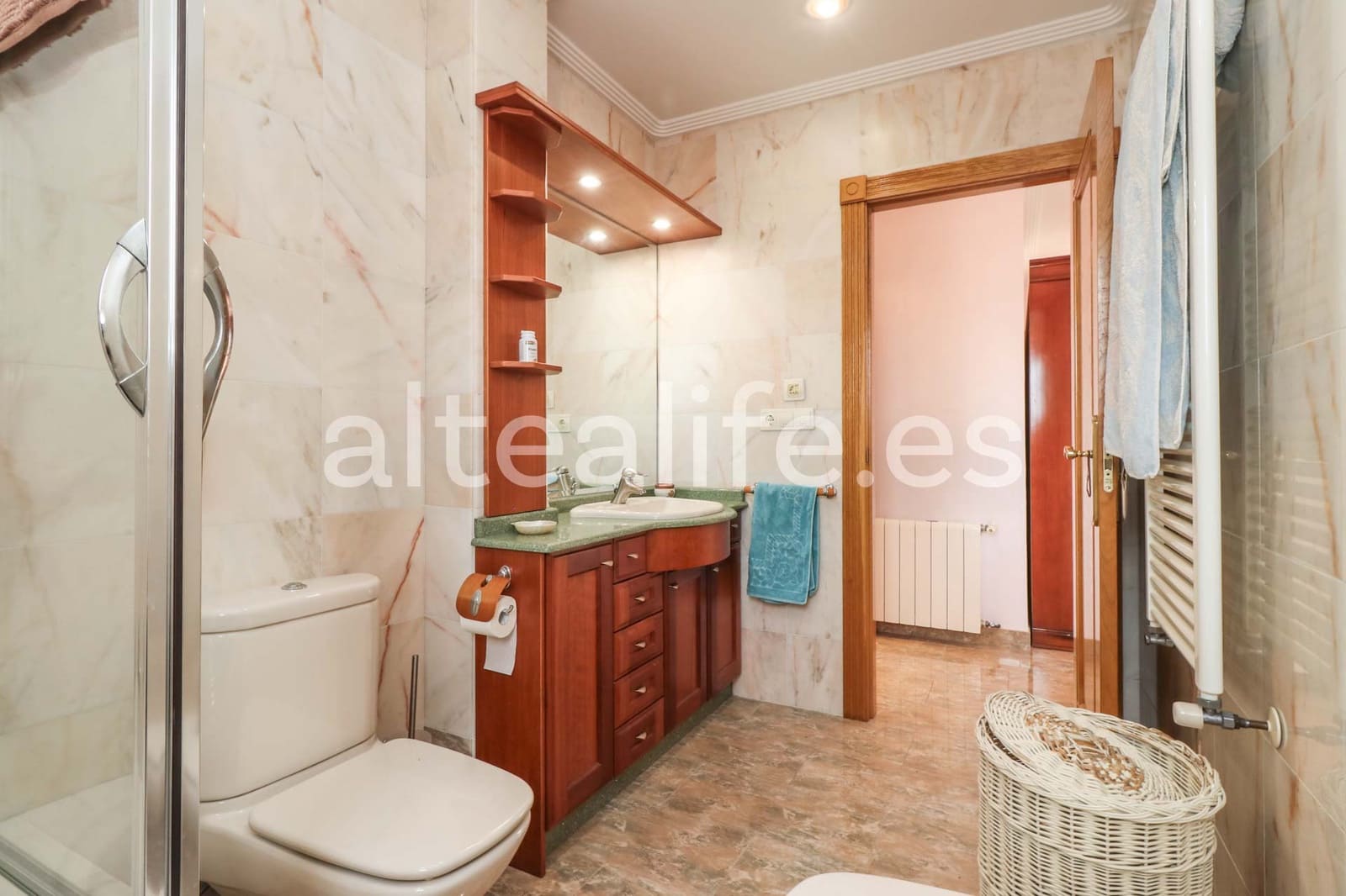 4 makuuhuone Paritalo myytävänä paikassa Alfaz del Pi / L'Alfas del Pi mukana uima-altaan 
autotalli - 550 000 € (Ref: 9396678)