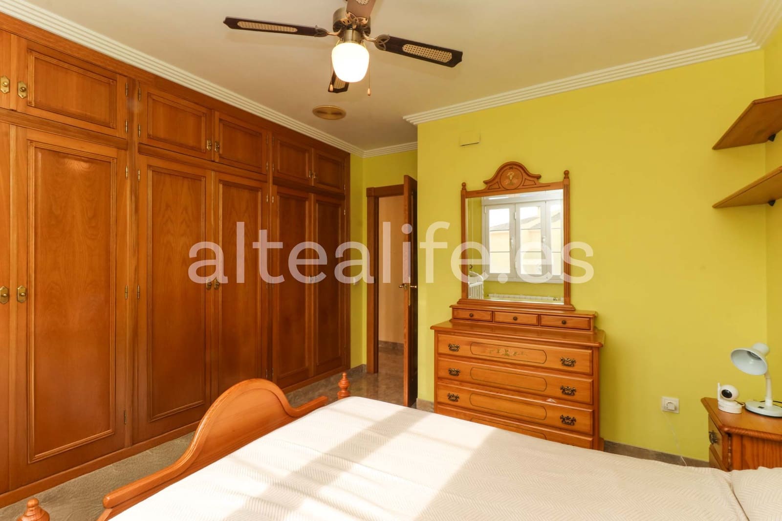 4 makuuhuone Paritalo myytävänä paikassa Alfaz del Pi / L'Alfas del Pi mukana uima-altaan 
autotalli - 550 000 € (Ref: 9396678)