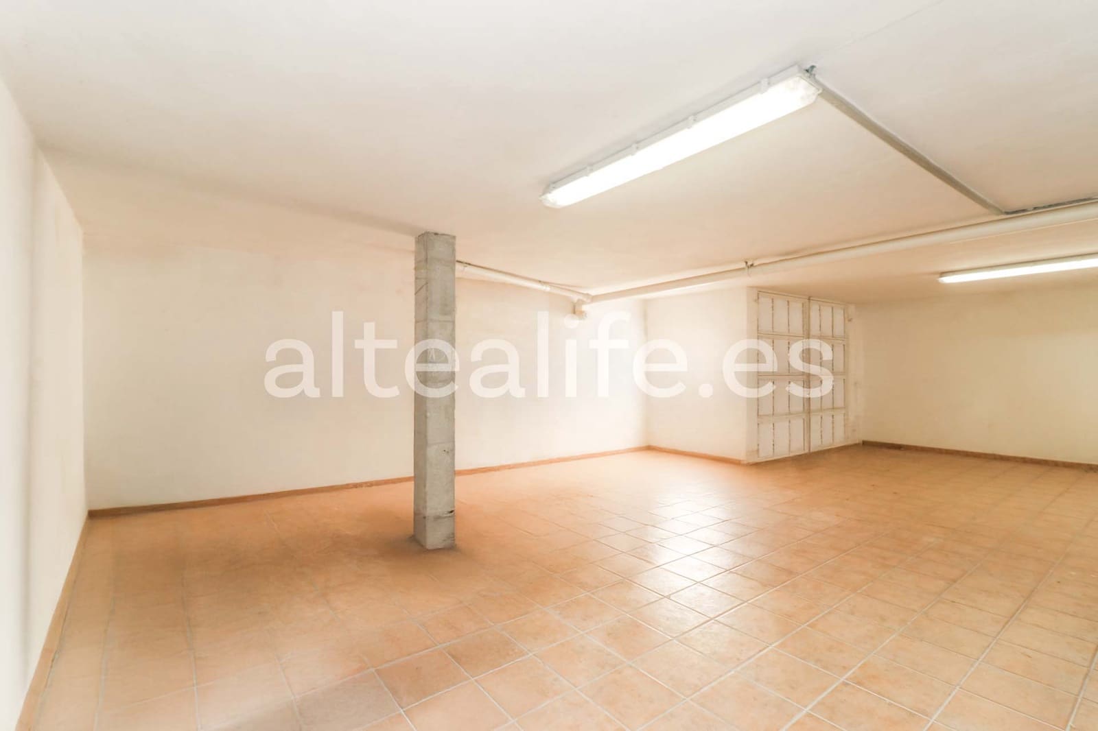 4 makuuhuone Paritalo myytävänä paikassa Alfaz del Pi / L'Alfas del Pi mukana uima-altaan 
autotalli - 550 000 € (Ref: 9396678)