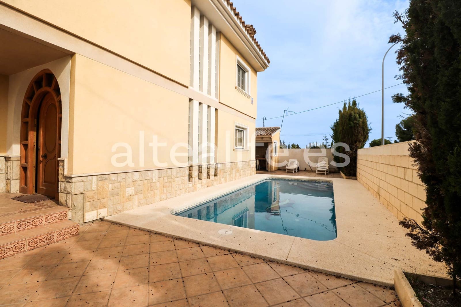 4 makuuhuone Paritalo myytävänä paikassa Alfaz del Pi / L'Alfas del Pi mukana uima-altaan 
autotalli - 550 000 € (Ref: 9396678)