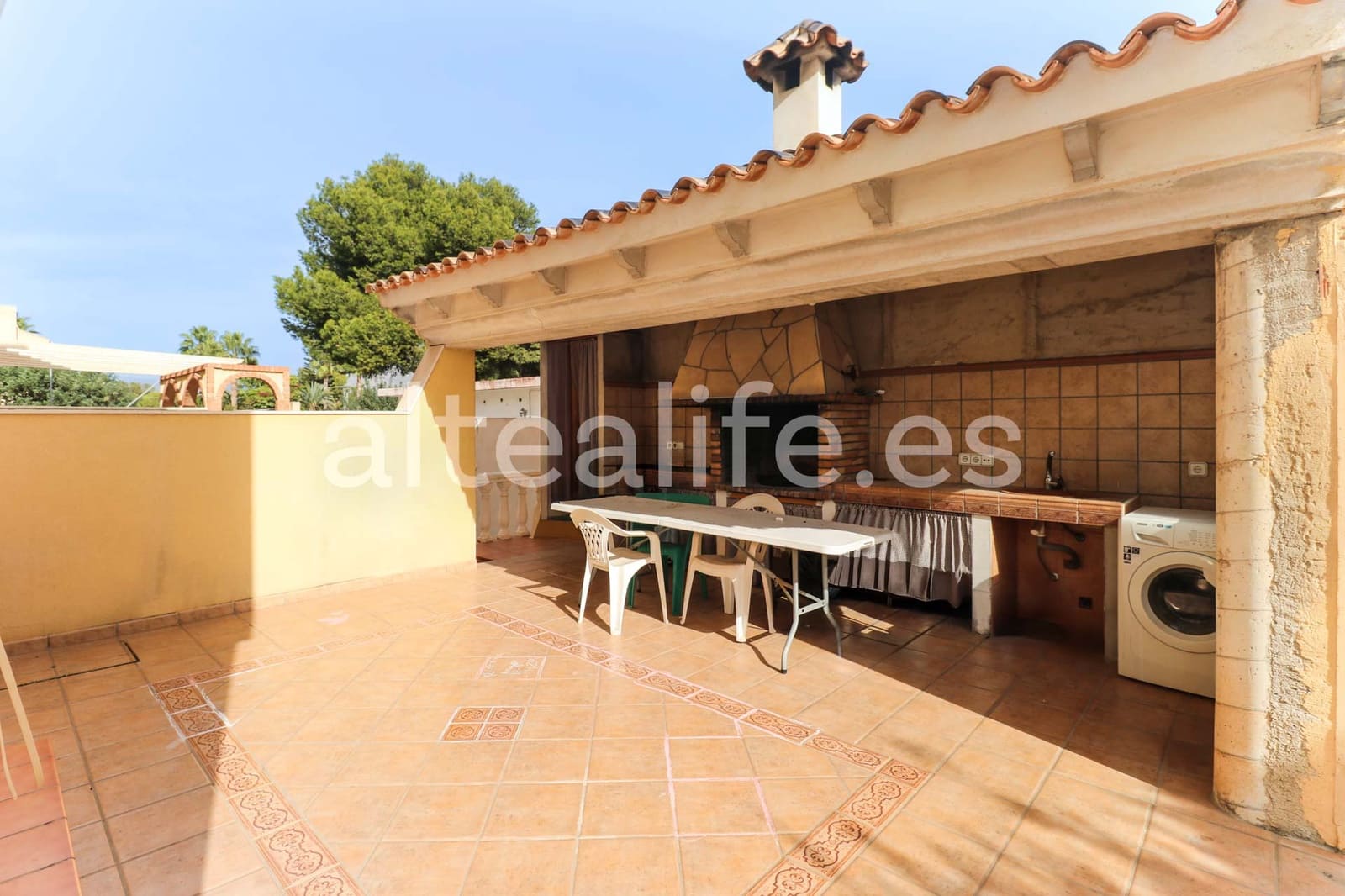 4 makuuhuone Paritalo myytävänä paikassa Alfaz del Pi / L'Alfas del Pi mukana uima-altaan 
autotalli - 550 000 € (Ref: 9396678)