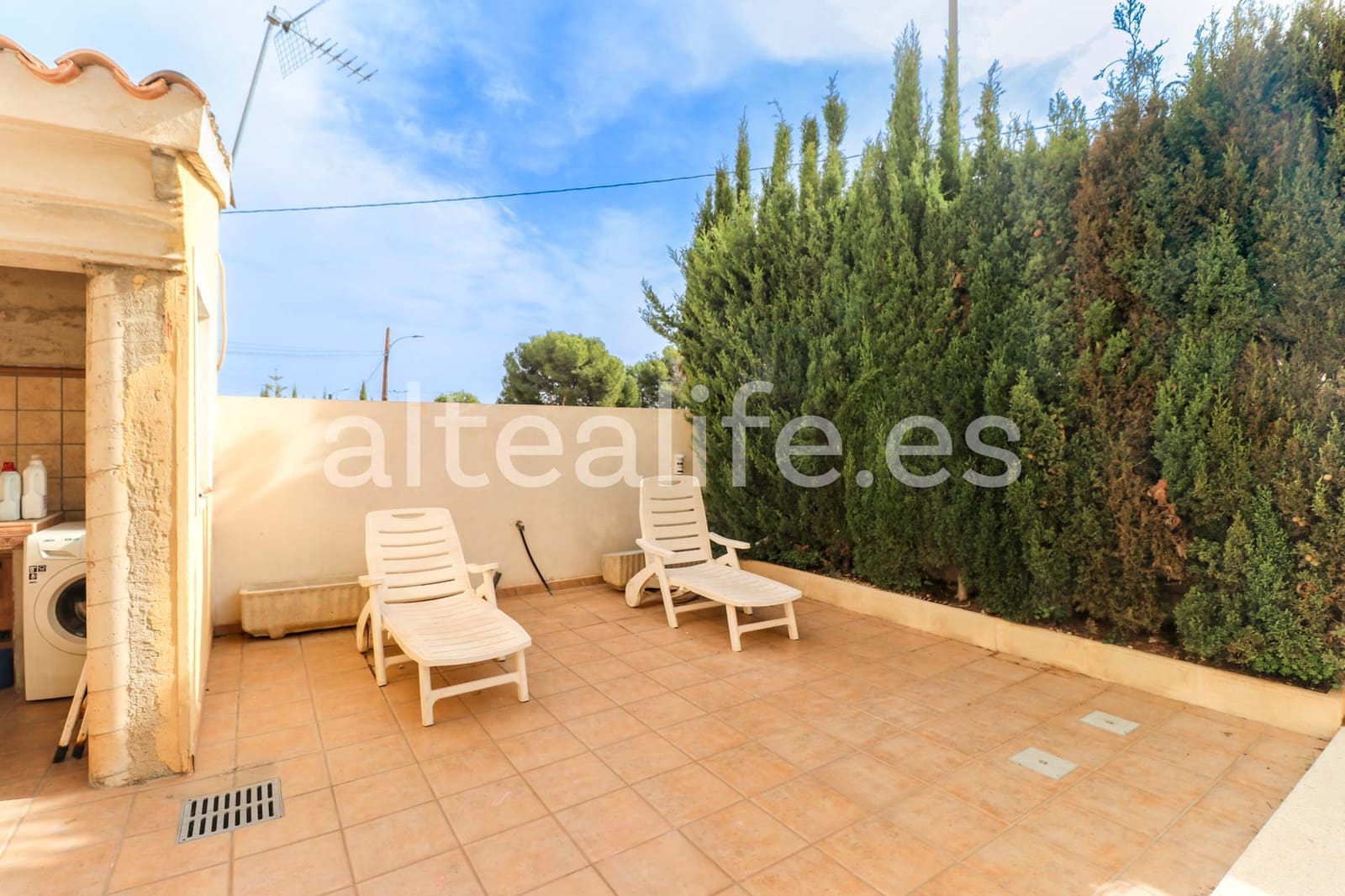 4 makuuhuone Paritalo myytävänä paikassa Alfaz del Pi / L'Alfas del Pi mukana uima-altaan 
autotalli - 550 000 € (Ref: 9396678)