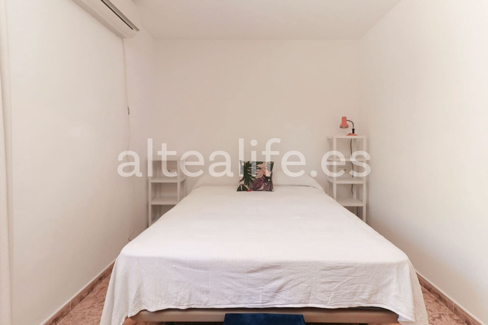 Villa til leie i La Nucia med svømmebasseng garasje - € 2 500 (Ref: 9420091)